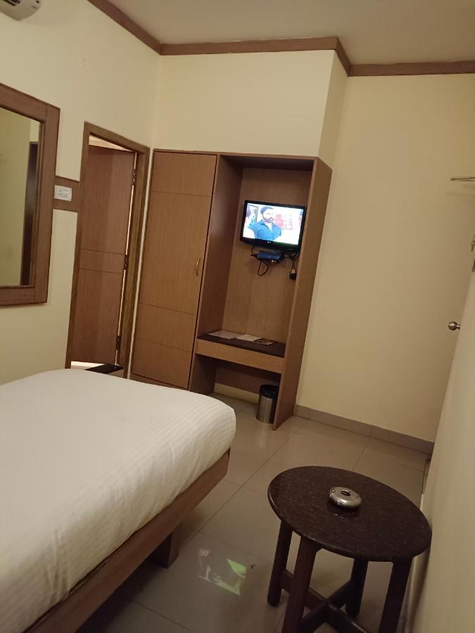 Hotel A P Coimbatore Exterior photo